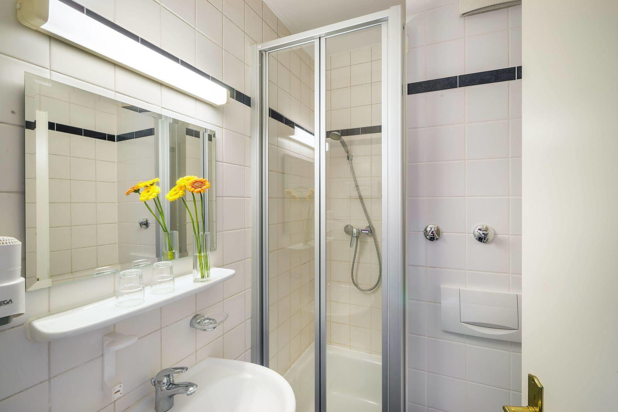 Hotel Am Bonhoefferplatz Dresden Ngoại thất bức ảnh